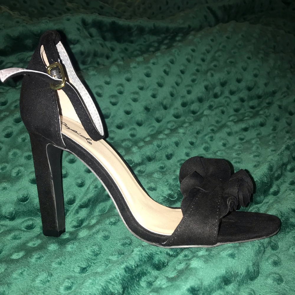 Lulus size 7 heel